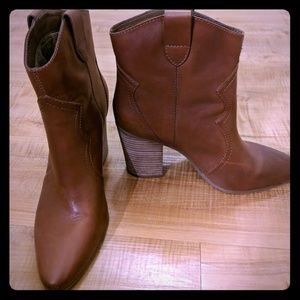 Aerosoles Lincoln western bootie